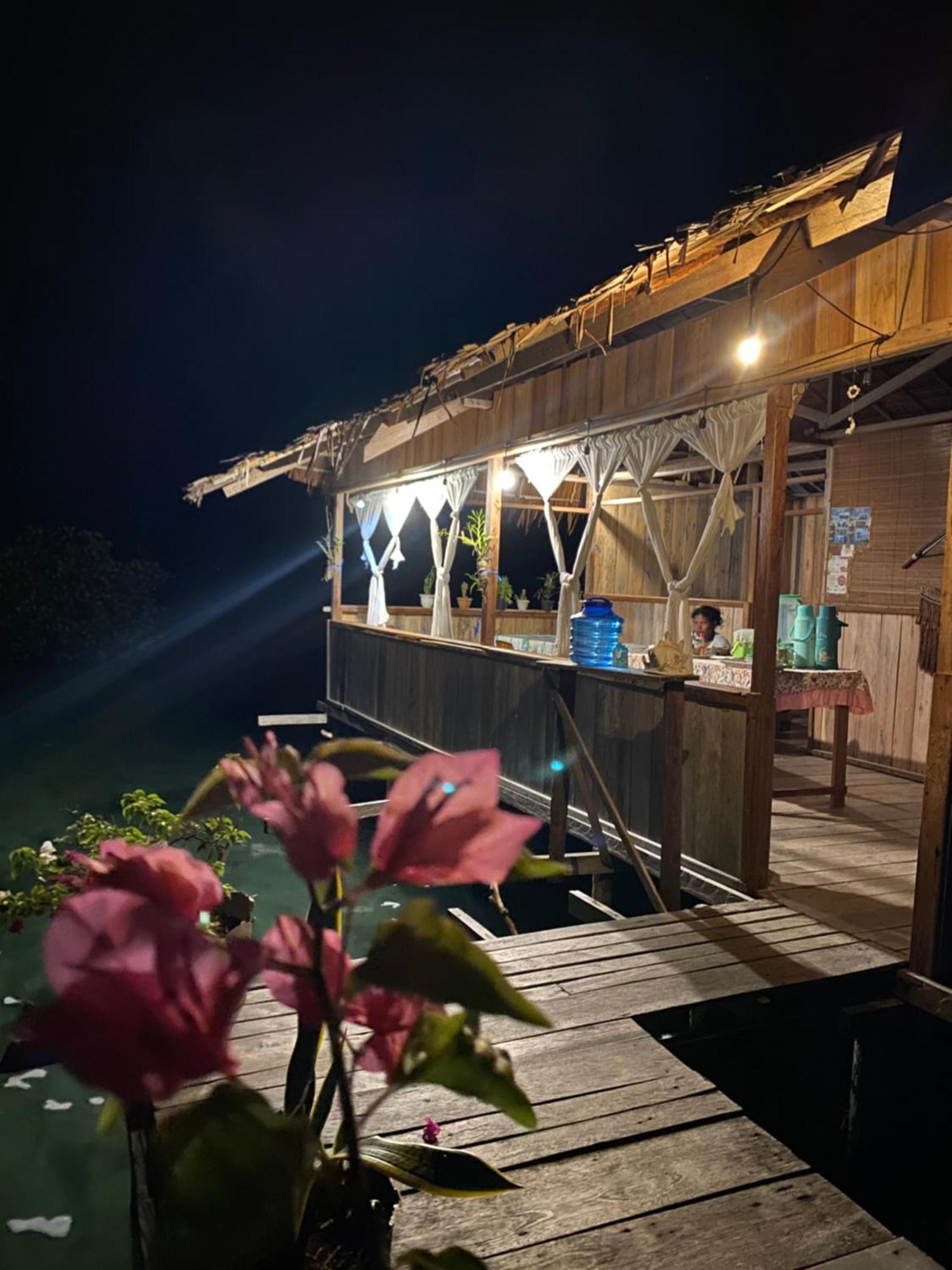 Nyanse Homestay - Raja Ampat Besir Luaran gambar